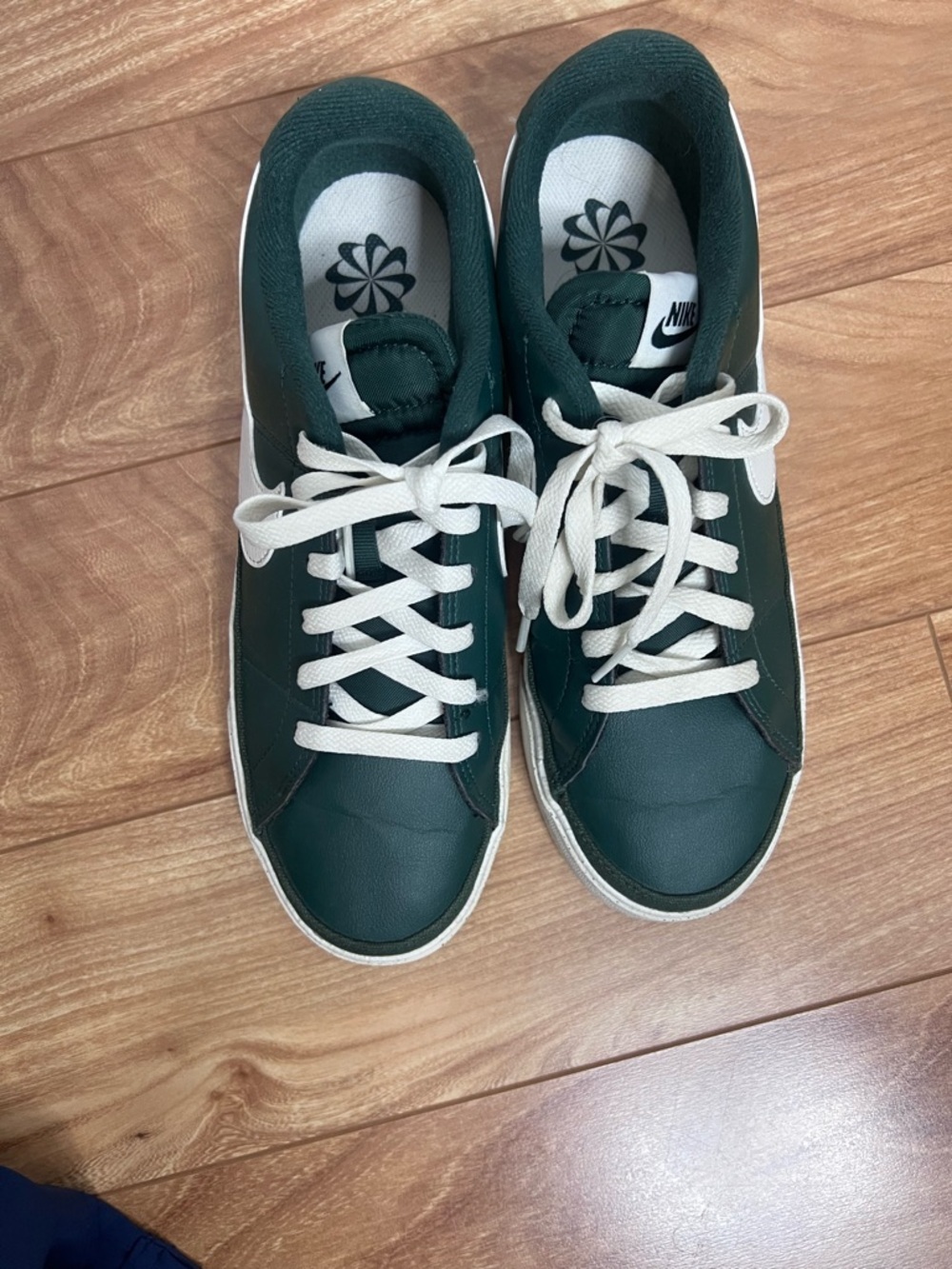 Nike Court Sneakers – Green/White – Men’s 8.5 (Women’s 10) - Picture 2 of 7
